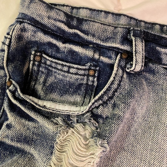 Distressed Jean Shorts - Picture 3 of 5